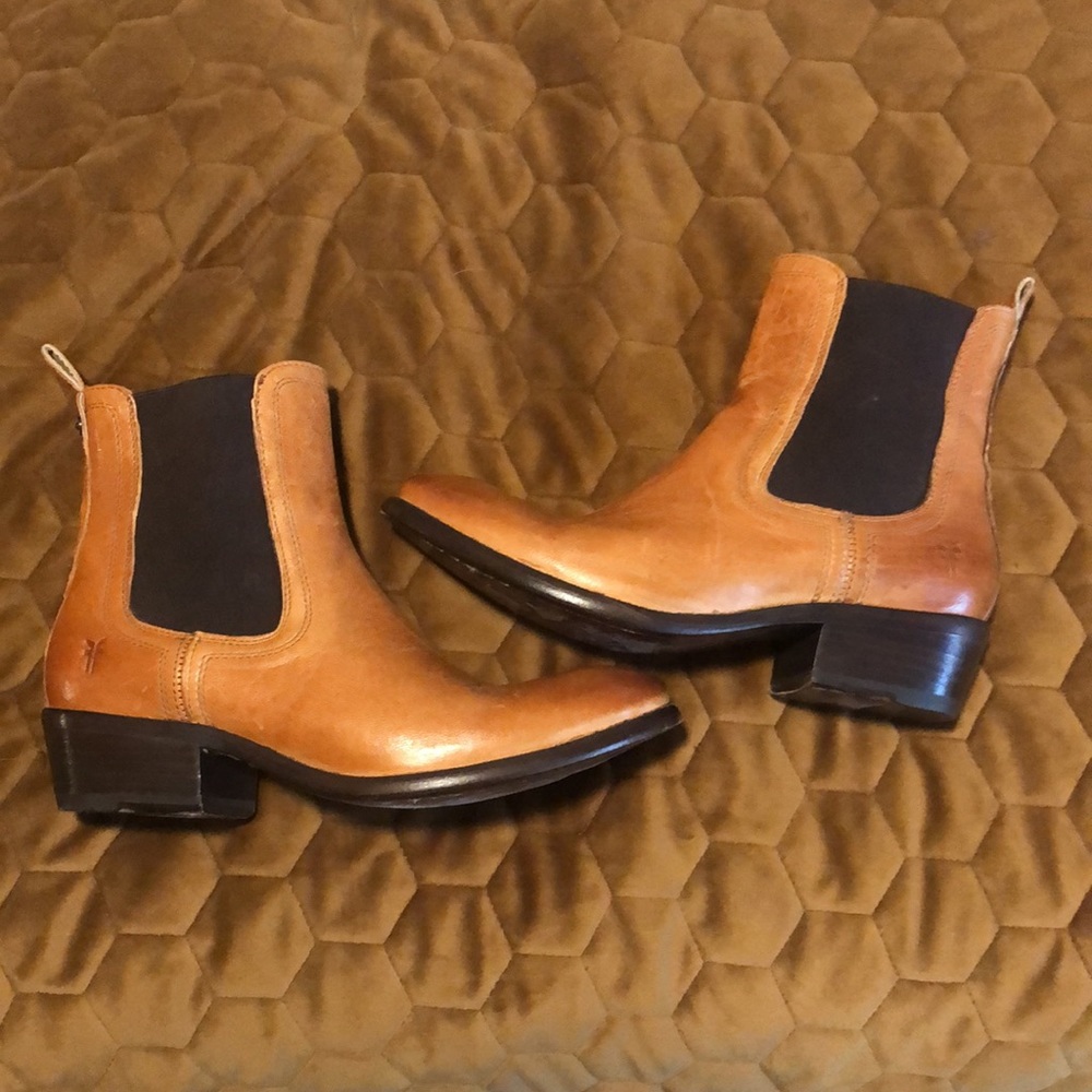 Frye Chelsea Carson Cognac boots